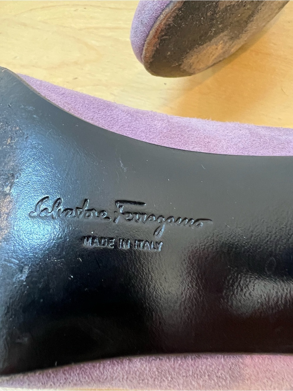 Salvatore Ferragamo Mauve Suede Bow Pump - Picture 7 of 7